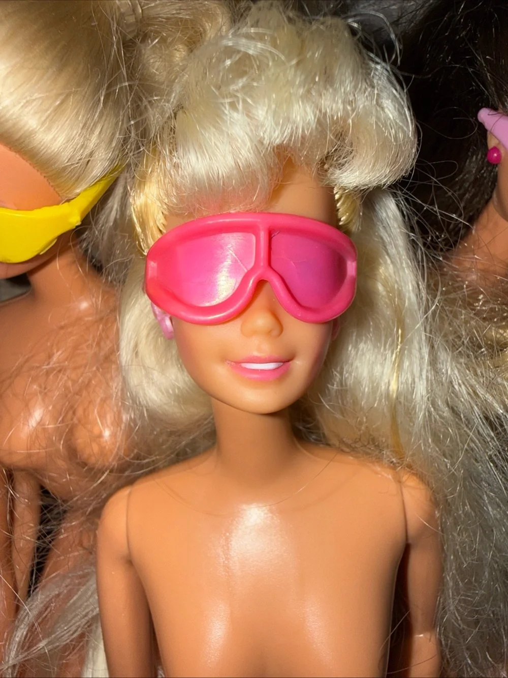 4 pairs of Barbie sunglasses vintage